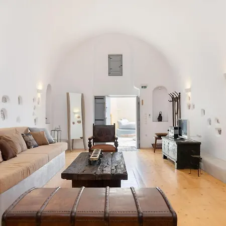 Holiday home Canava House In Santorini