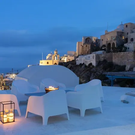 Canava House In Santorini