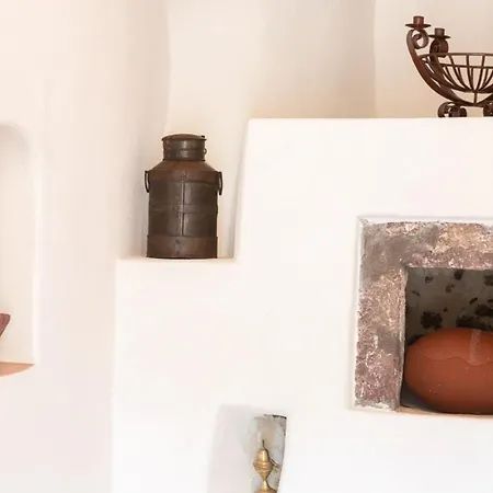 Canava House In Santorini *